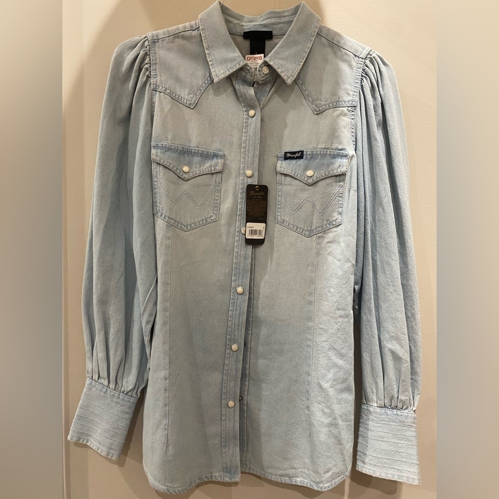 NWT WRANGLER RETRO SIZE SMALL DENIM PEARL SNAP